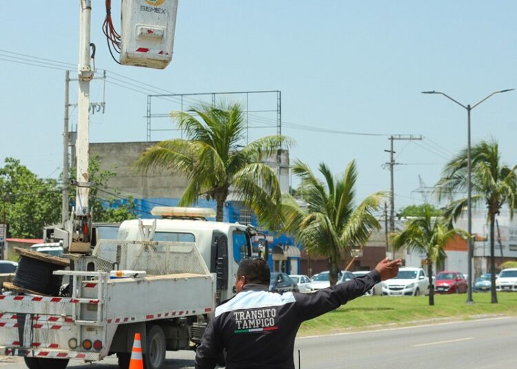 Continúa la modernización en la red de semáforos de Tampico