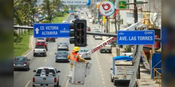 Continúa la modernización en la red de semáforos de Tampico
