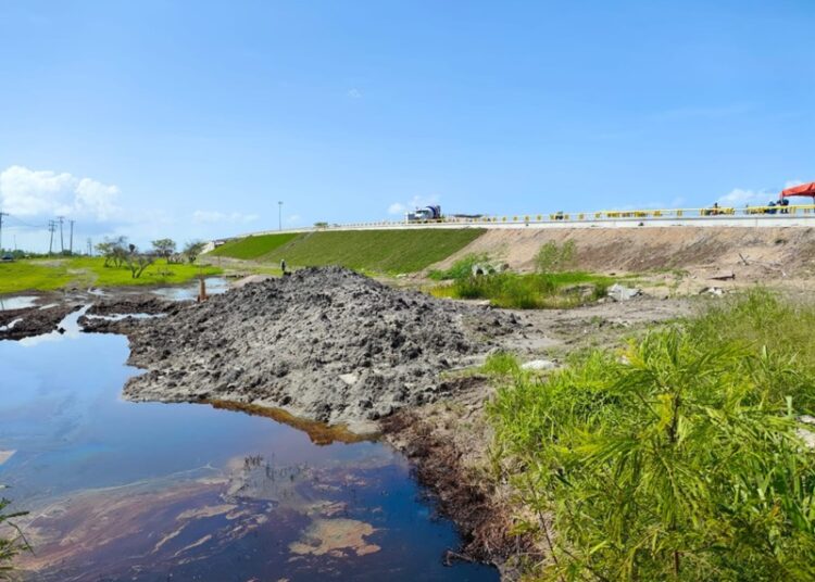 Coordinan acciones ante derrame de hidrocarburo en Altamira