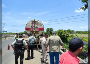 Coordinan acciones ante derrame de hidrocarburo en Altamira