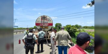 Coordinan acciones ante derrame de hidrocarburo en Altamira
