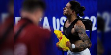 Darwin Núñez casi da un ‘sillazo’ a aficionados