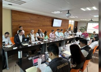 Define SST acciones para mantener bajo control dengue y brotes diarreicos