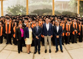 Egresan 310 estudiantes del bachillerato de la UAT en Ciudad Mante