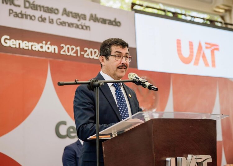 Egresan 310 estudiantes del bachillerato de la UAT en Ciudad Mante