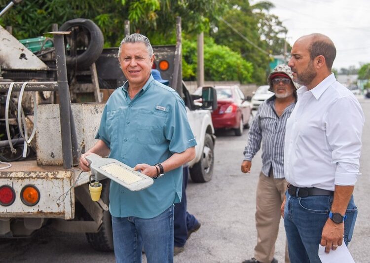 Encabeza Chucho Nader nueva jornada de limpieza en el arenal