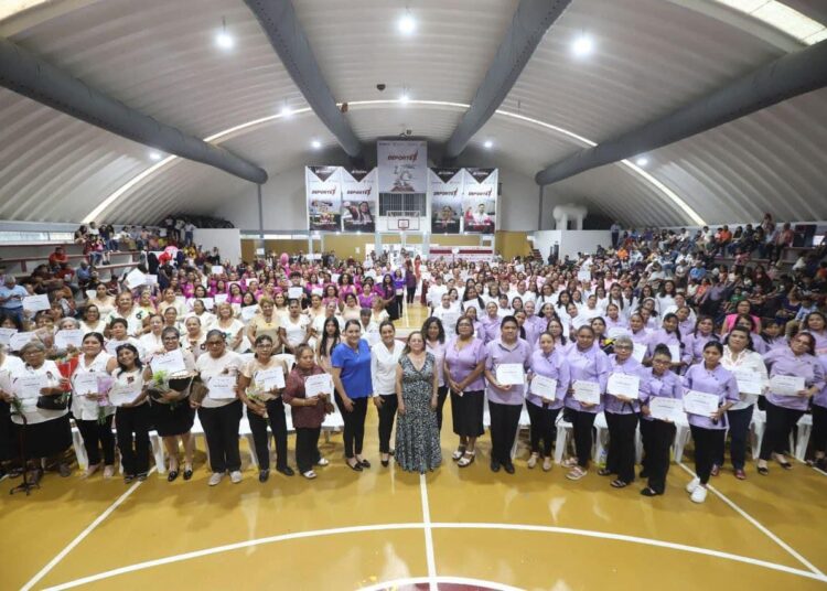 Encabeza Rossy Luque de Martínez fin de cursos de los CEDIF en Altamira