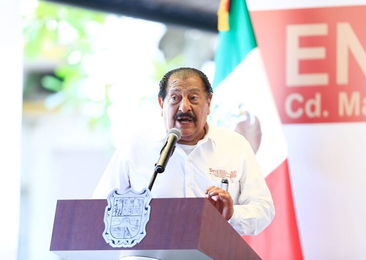 Entrega Américo becas que benefician a 54 mil estudiantes de Tamaulipas