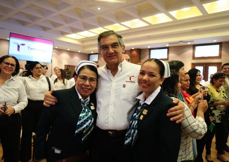 Entrega Américo credenciales del programa IMSS-Bienestar