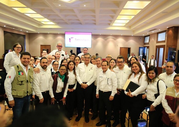 Entrega Américo credenciales del programa IMSS-Bienestar