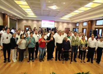 Entrega Américo credenciales del programa IMSS-Bienestar