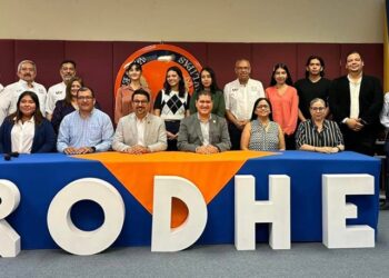 Estudiantes de economía de la UAT reciben reconocimiento nacional