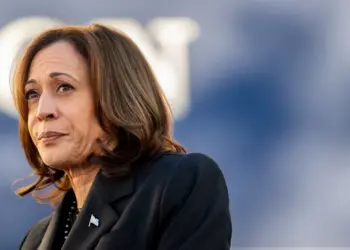 Encuesta muestra a Kamala Harris ganando a Trump
