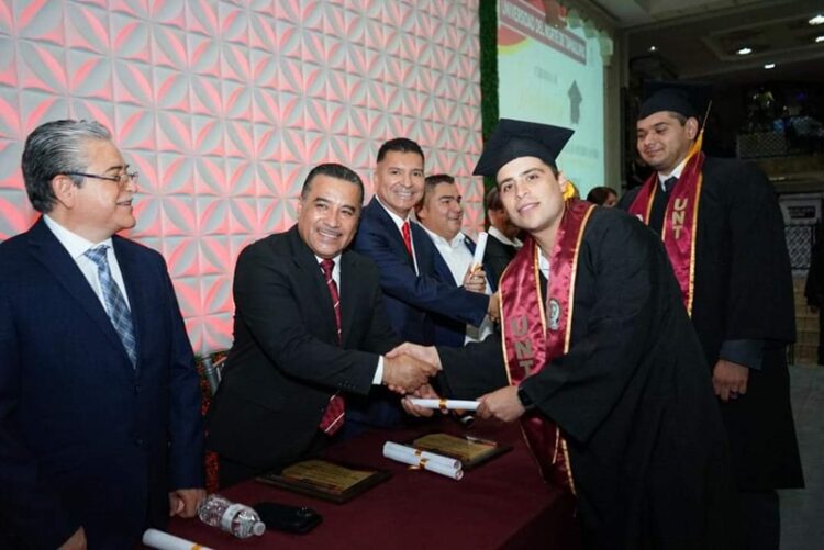 Se van de vacaciones en la UAT