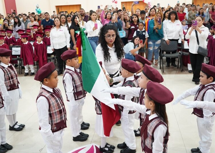 Gradúan 100 niños de Centros de Asistencia Infantil Comunitaria del Sistema DIF NLD