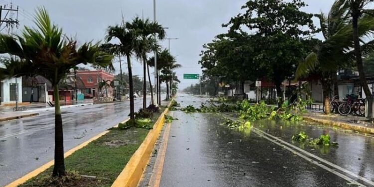 Reportan saldo blanco, de manera preliminar, en Quintana Roo tras impacto del huracán ‘Beryl’
