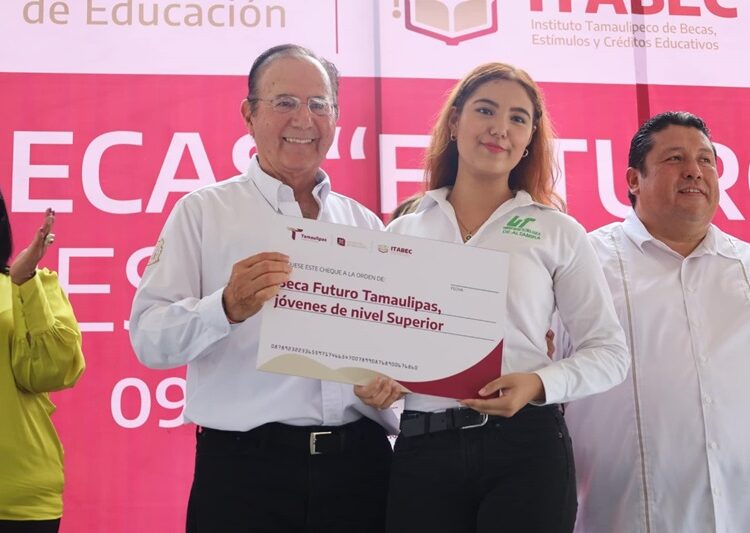 ITABEC entrega más de mil becas a la UT Altamira