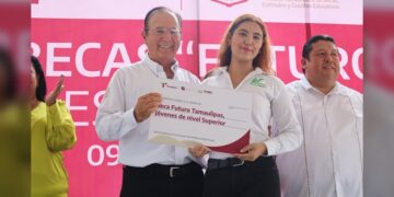 ITABEC entrega más de mil becas a la UT Altamira