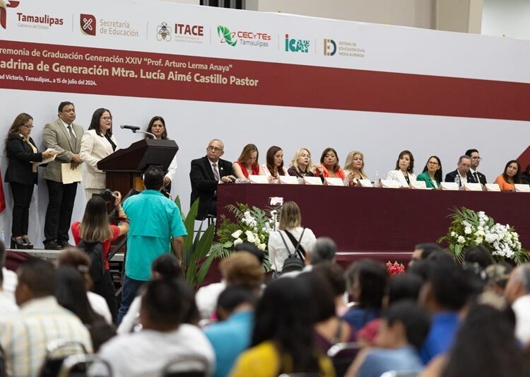 Secretaria Lucía Aimé acudió como madrina de generación 2021-2024 del ITACE