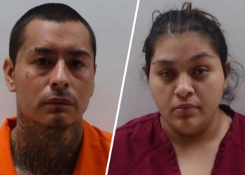Acusan a pareja de poner en peligro la vida de sus hijos en Brownsville