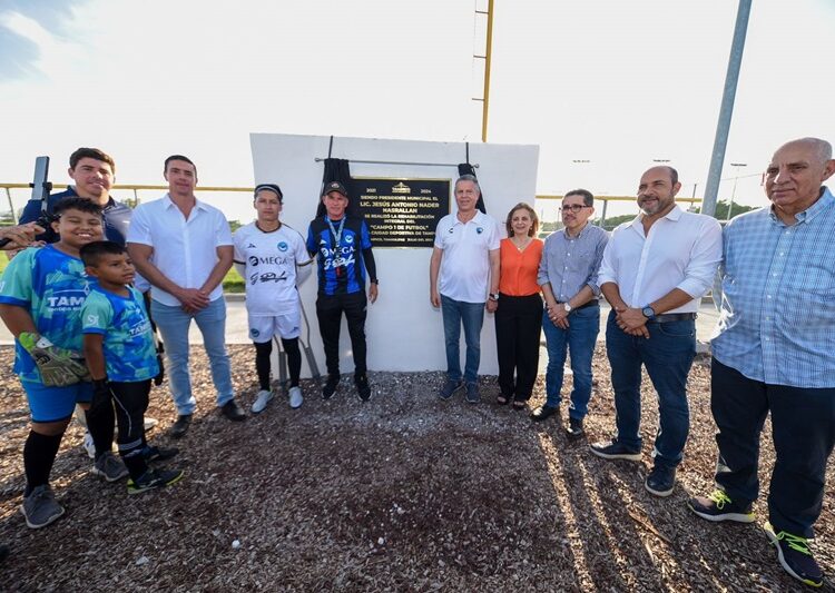 Moderniza Chucho Nader campo de futbol profesional de la Ciudad Deportiva