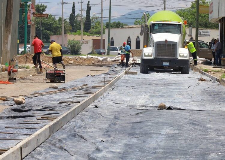 Obras de pavimentación y bacheo de calles en Victoria no se detienen