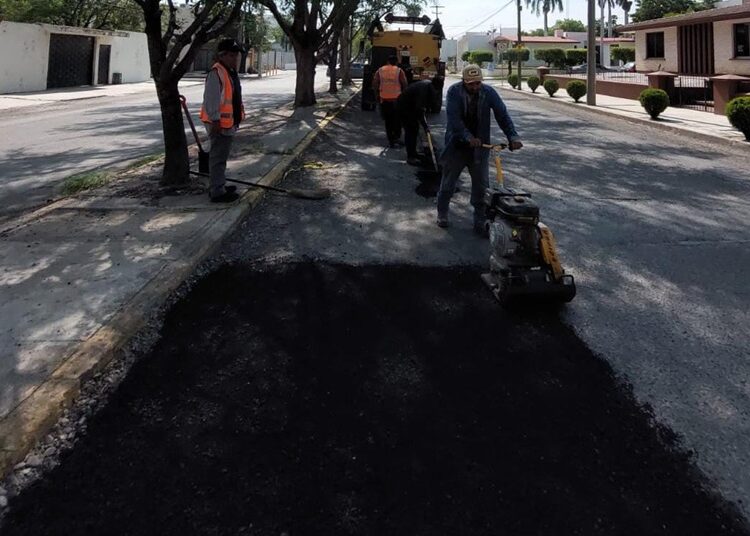 Obras de pavimentación y bacheo de calles en Victoria no se detienen