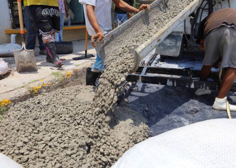 Obras de pavimentación y bacheo de calles en Victoria no se detienen