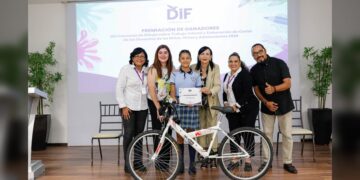 Premia DIF Tamaulipas a ganadores de concursos de dibujo y cartel sobre derechos y trabajo infantil