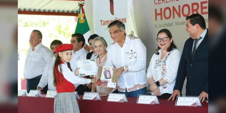 “Presupuesto para becas será sin límite”: Américo