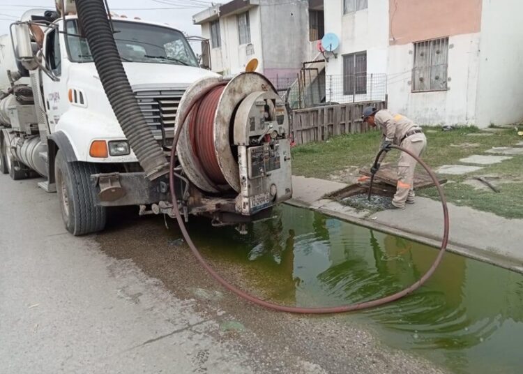 Proporciona COMAPA Altamira mantenimiento a líneas generales de drenaje