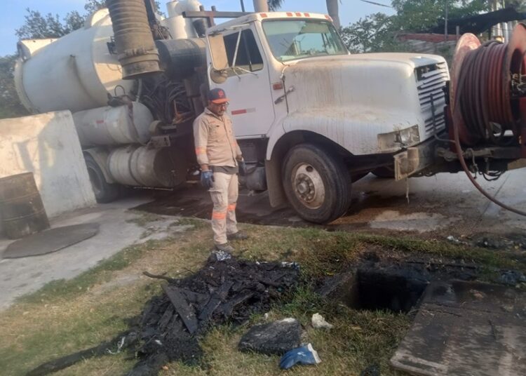 Proporciona COMAPA Altamira mantenimiento a líneas generales de drenaje