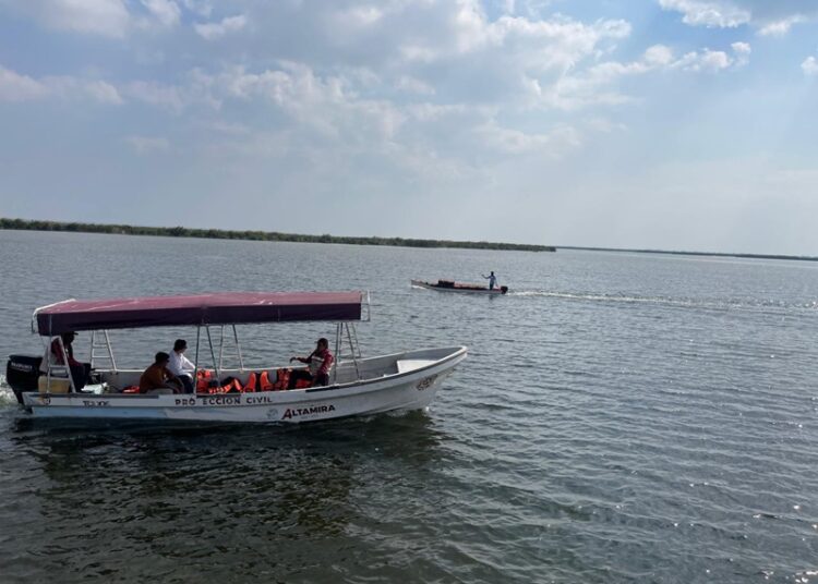Realiza COMAPA Altamira muestreos en sistema lagunario para garantizar calidad del agua