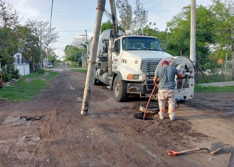 Realiza COMAPA Altamira sondeos en líneas de drenaje en diferentes colonias