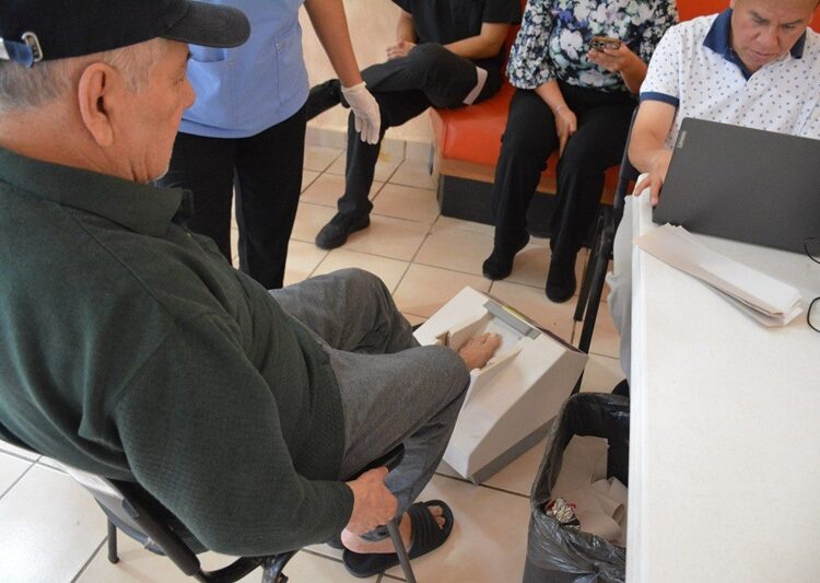 Realizan Jornada de vacunación para proteger a los adultos mayores