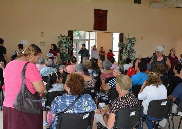 Realizan Jornada de vacunación para proteger a los adultos mayores