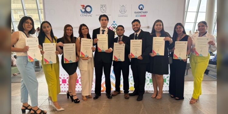 Reciben 17 médicos egresados de la UAT el Premio CENEVAL de Excelencia