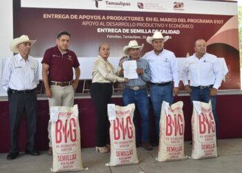 Reciben productores de Palmillas semilla de maíz