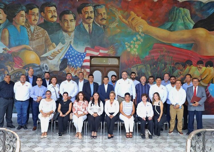 Reconoce Cónsul de Honduras trabajo de Gattás en Victoria