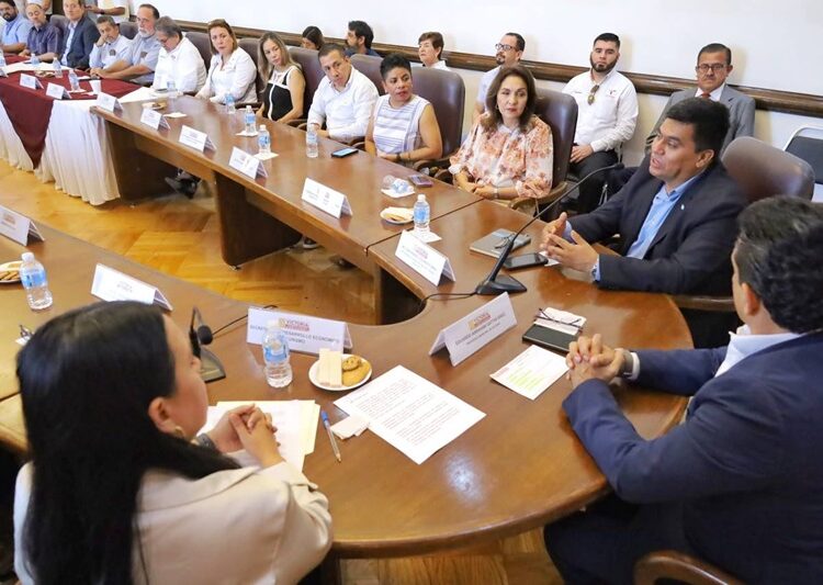 Reconoce Cónsul de Honduras trabajo de Gattás en Victoria