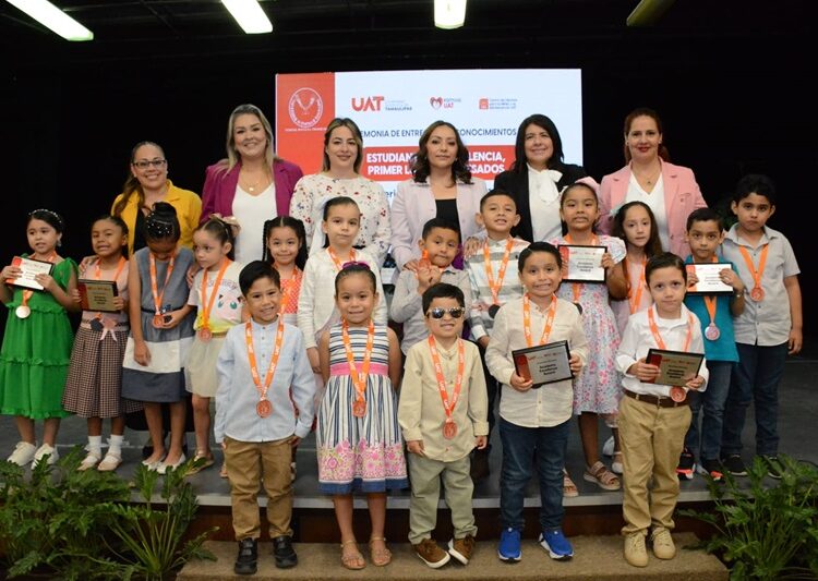 Reconoce el CEINA-UAT a estudiantes de excelencia