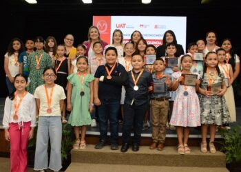 Reconoce el CEINA-UAT a estudiantes de excelencia