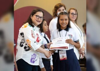 Reconocen a estudiantes y docentes sobresalientes en la Olimpiada del Conocimiento Infantil