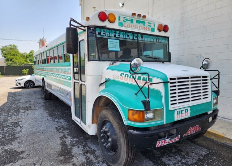 Dona Secretaría de Finanzas autobús escolar al ITACE