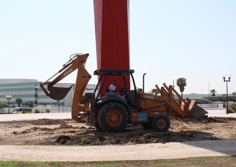 Restaura Obras Públicas Águila del Bicentenario