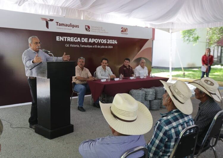 Apoya Desarrollo Rural a productores con material para cercos perimetrales