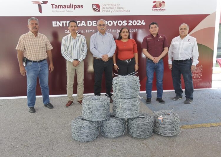 Apoya Desarrollo Rural a productores con material para cercos perimetrales