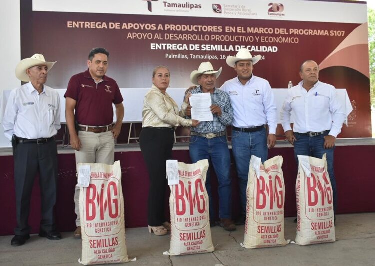 Reciben productores de Palmillas semilla de maíz