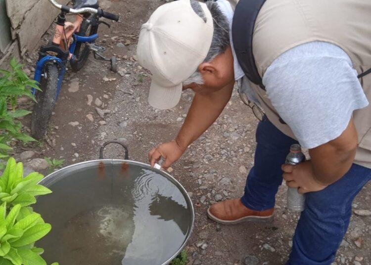 Mantiene SST recorridos para la eliminación de criaderos del dengue