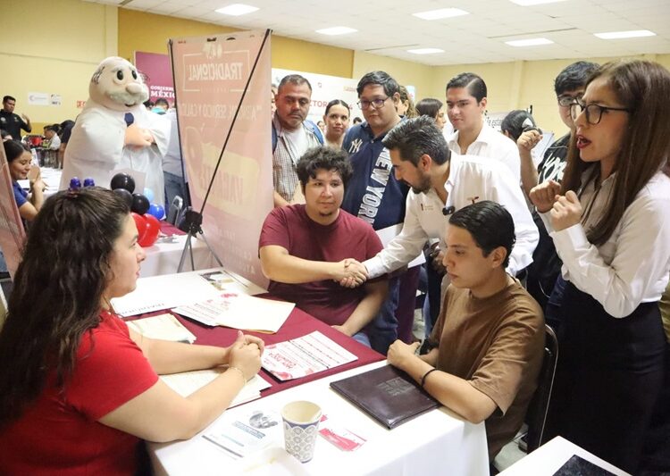 Más de mil vacantes se ofertaron en la Feria de Empleo Victoria 2024